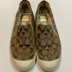 Coach Beale Signature Monogram khaki/gold slip-on sneaker size 9